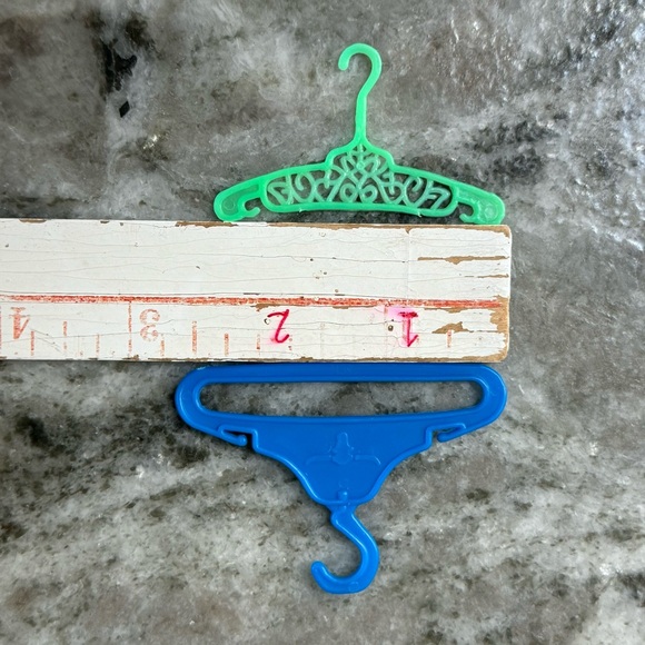 Vintage Lot Of 15 Barbie Doll Clothes Clothing Hangers - Picture 4 of 5